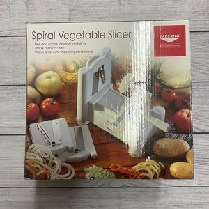 Spiral vegetable slicer. New in box!